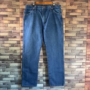 EUC Wrangler Blue Straight Jeans Classic Style 38x32